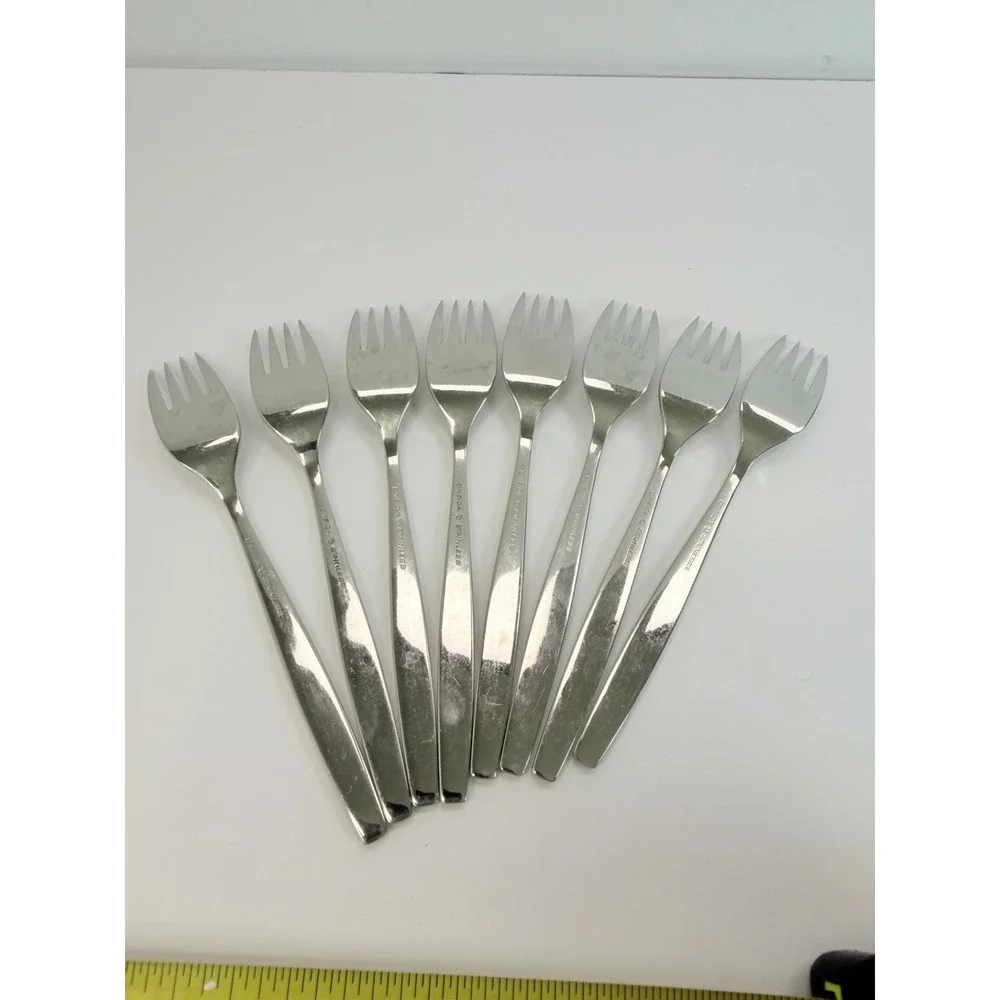 Lot of 8 Oneida Will O' Wisp Cube Stainless Salad Forks 6 3/4
